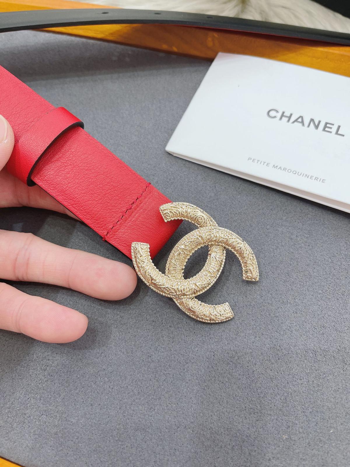 Chanel attache pierre métal CC ceinture rouge pour les femmes
