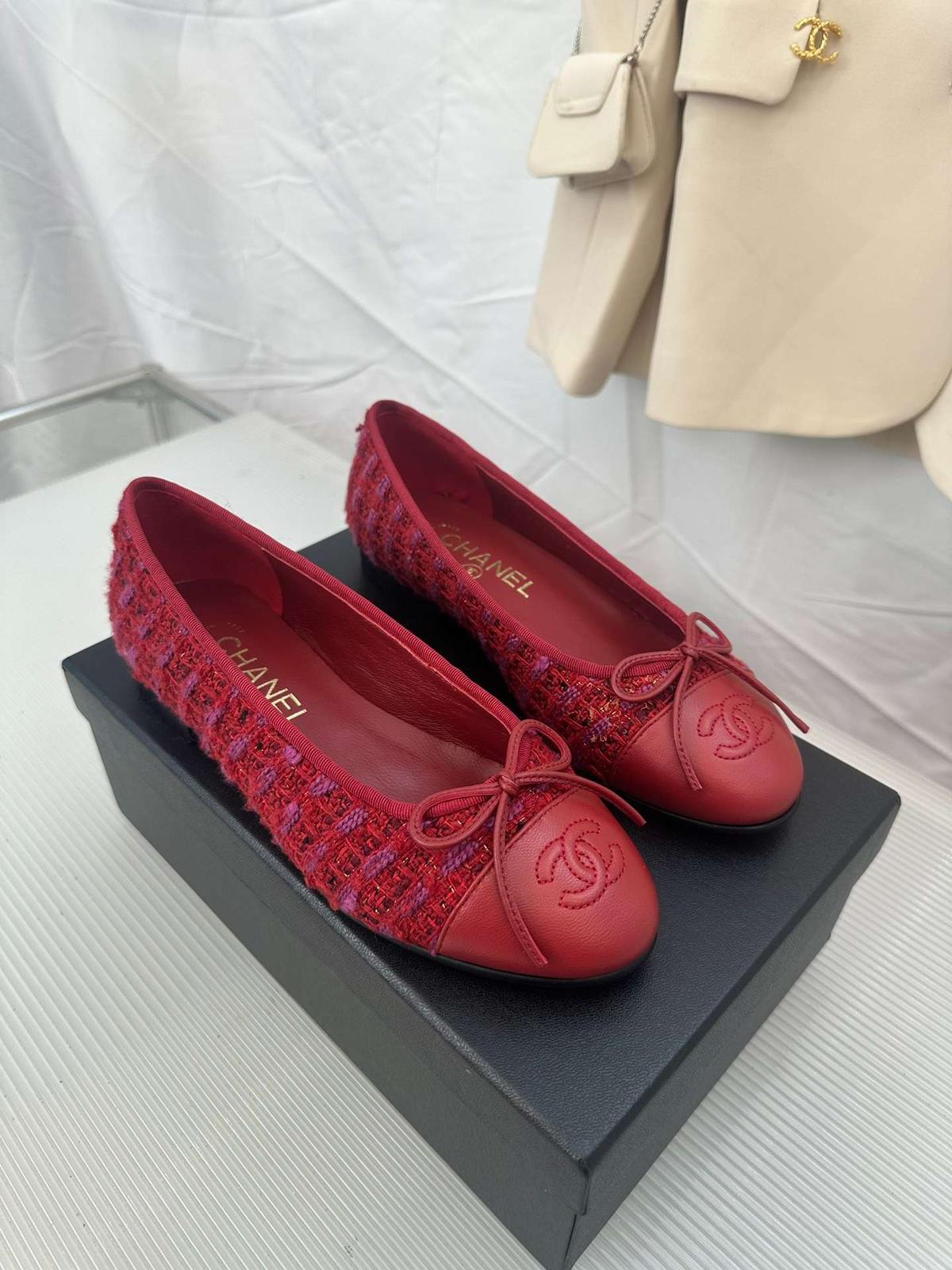 Chanel Ballerina Logo Ballet rouge pour les femmes