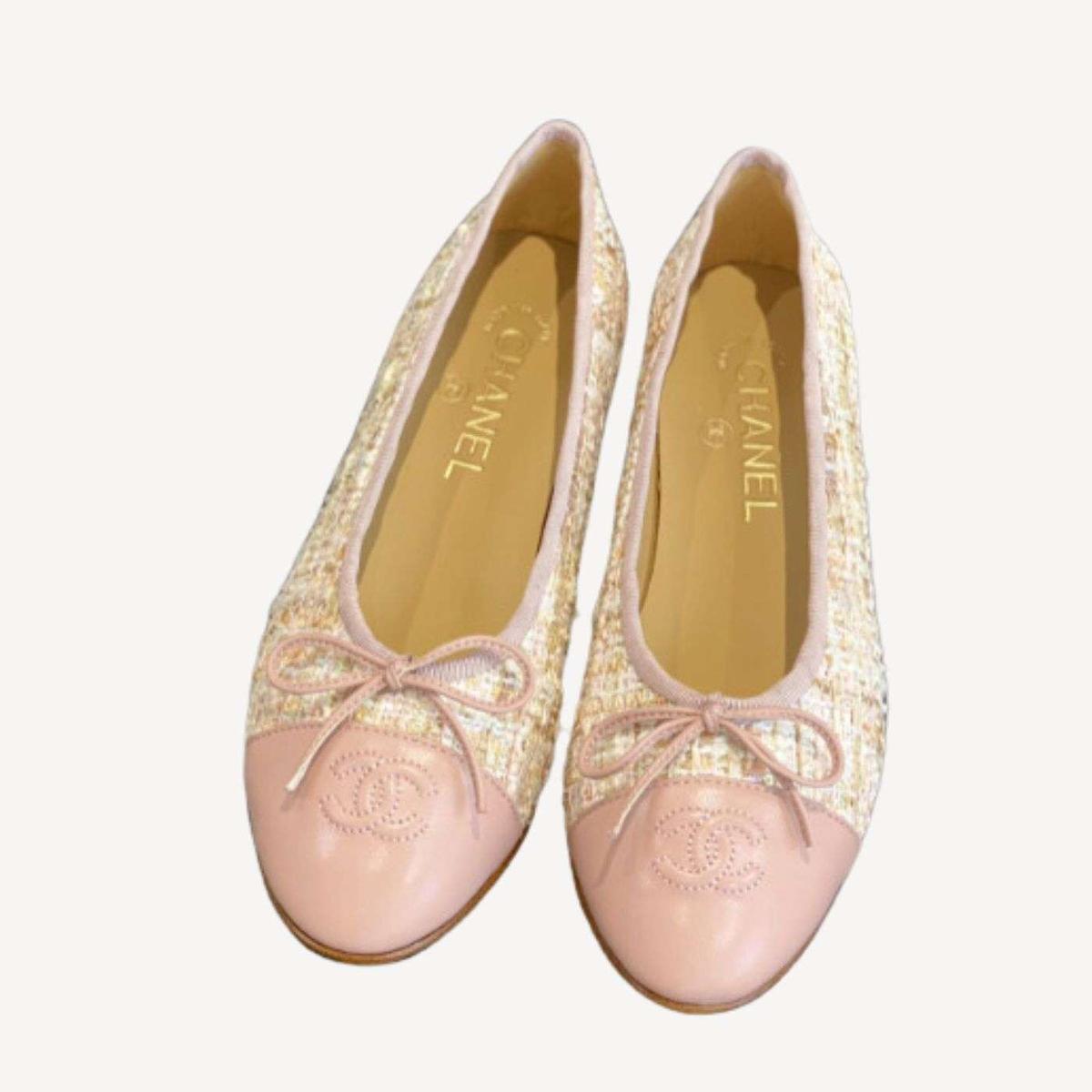 Chanel Ballet Flats Beige pour femmes