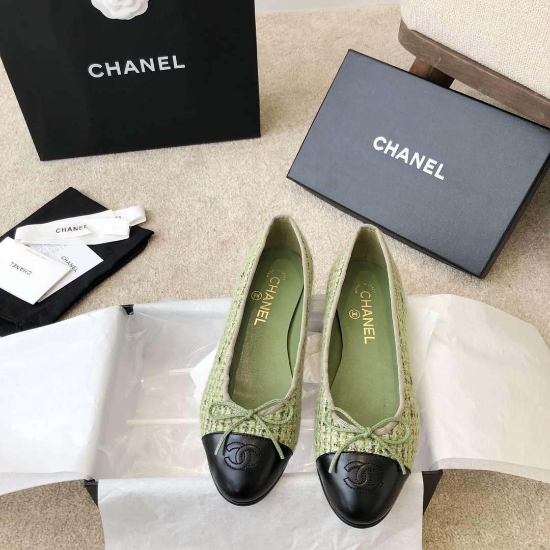 Chanel Ballet Flats Vert pour les femmes