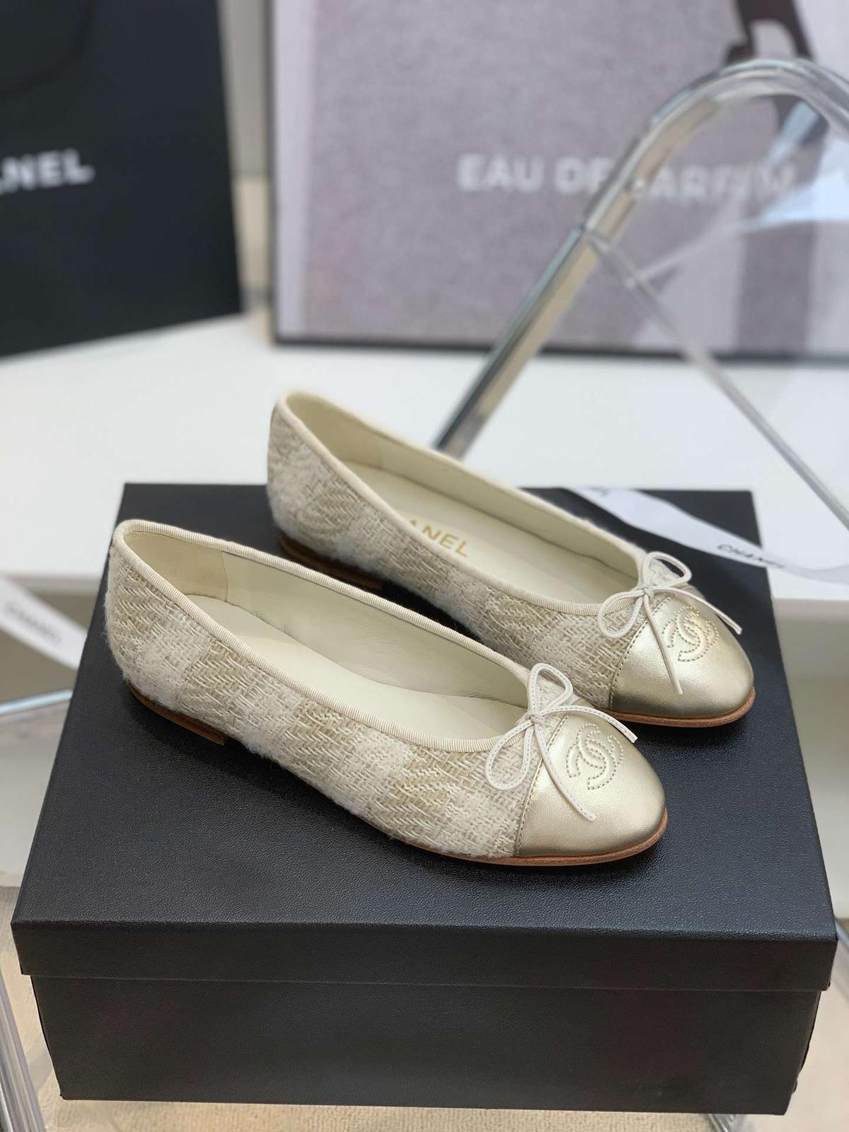 Chanel Ballet Flats Multicolore pour les femmes
