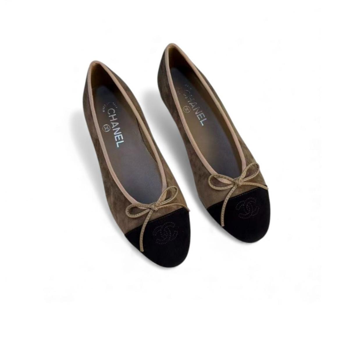 Chanel Ballet Flats Suede Brun foncé pour les femmes