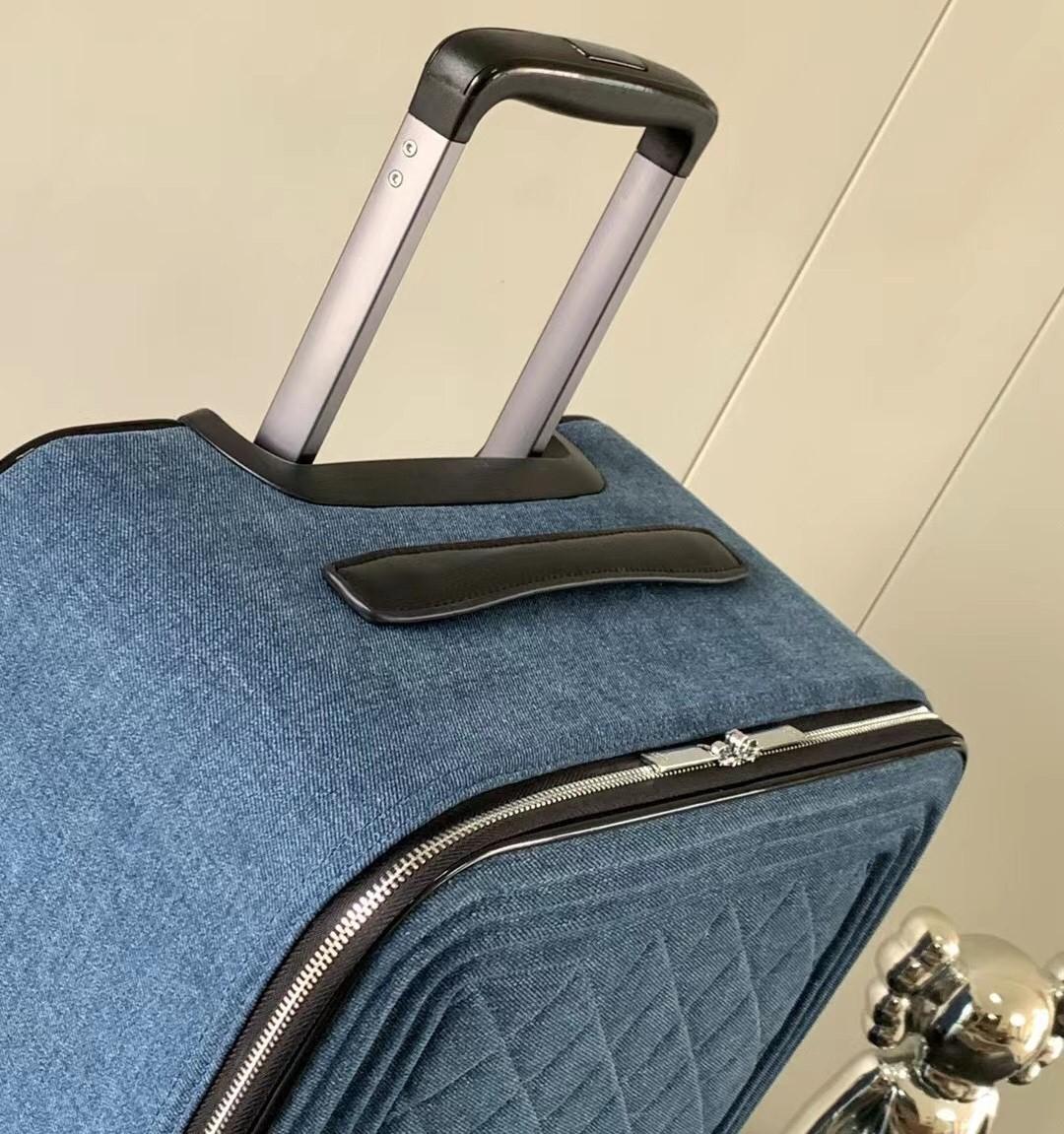 Chanel Classic Valise Bleu 19.7in/50cm