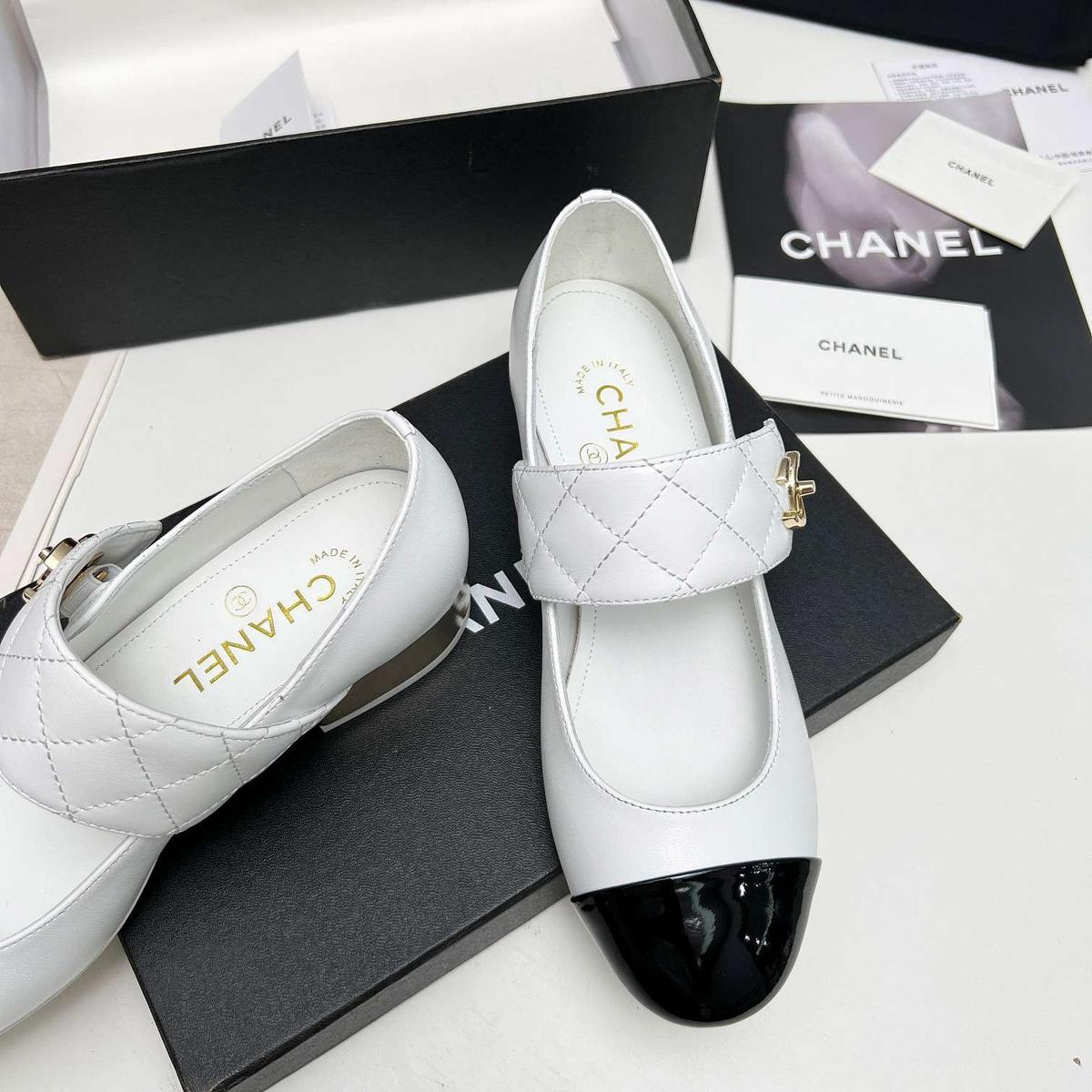 Chanel Logo CC Mary Jane White Pour les femmes
