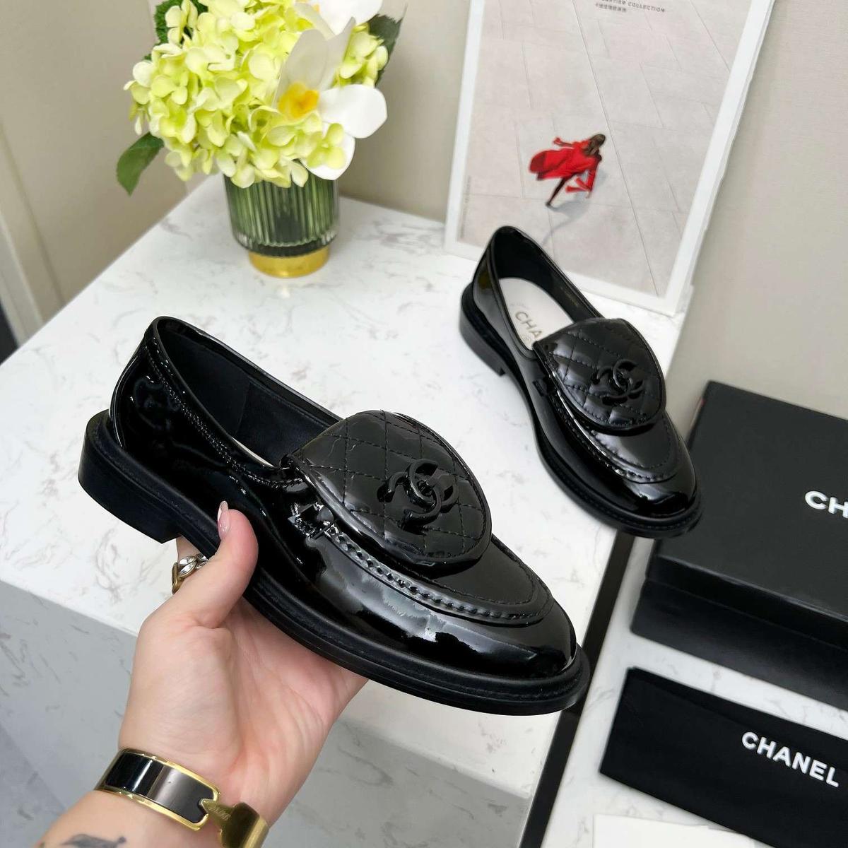 Chanel Mocassins Noir pour les femmes
