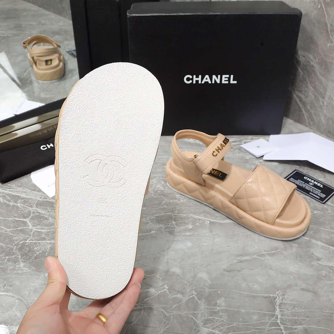 Chanel Sandal Beige pour les femmes