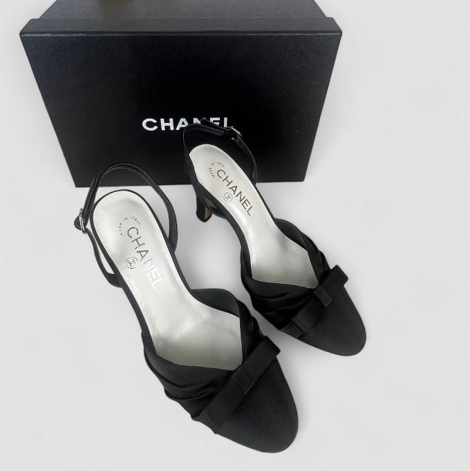 Chanel Slingbacks Noir pour les femmes G45875 B17830 94305