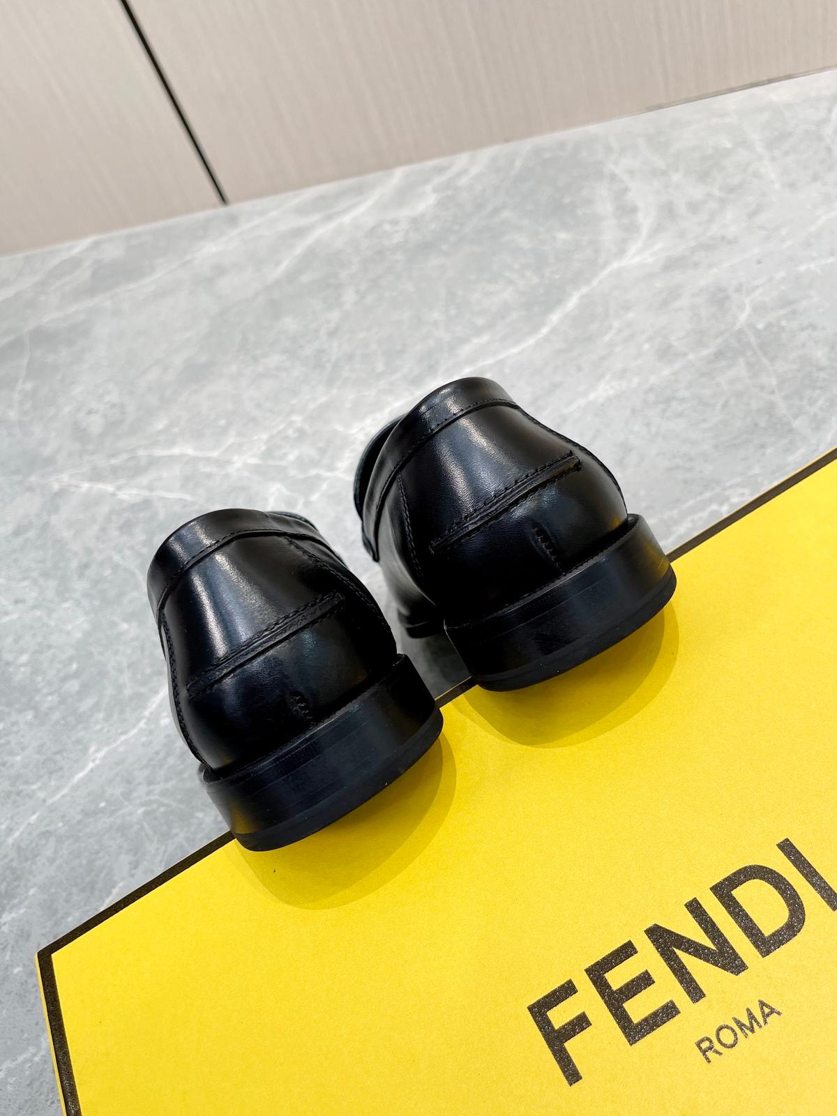 Mocassins Fendi FD O-Lock Noir pour hommes