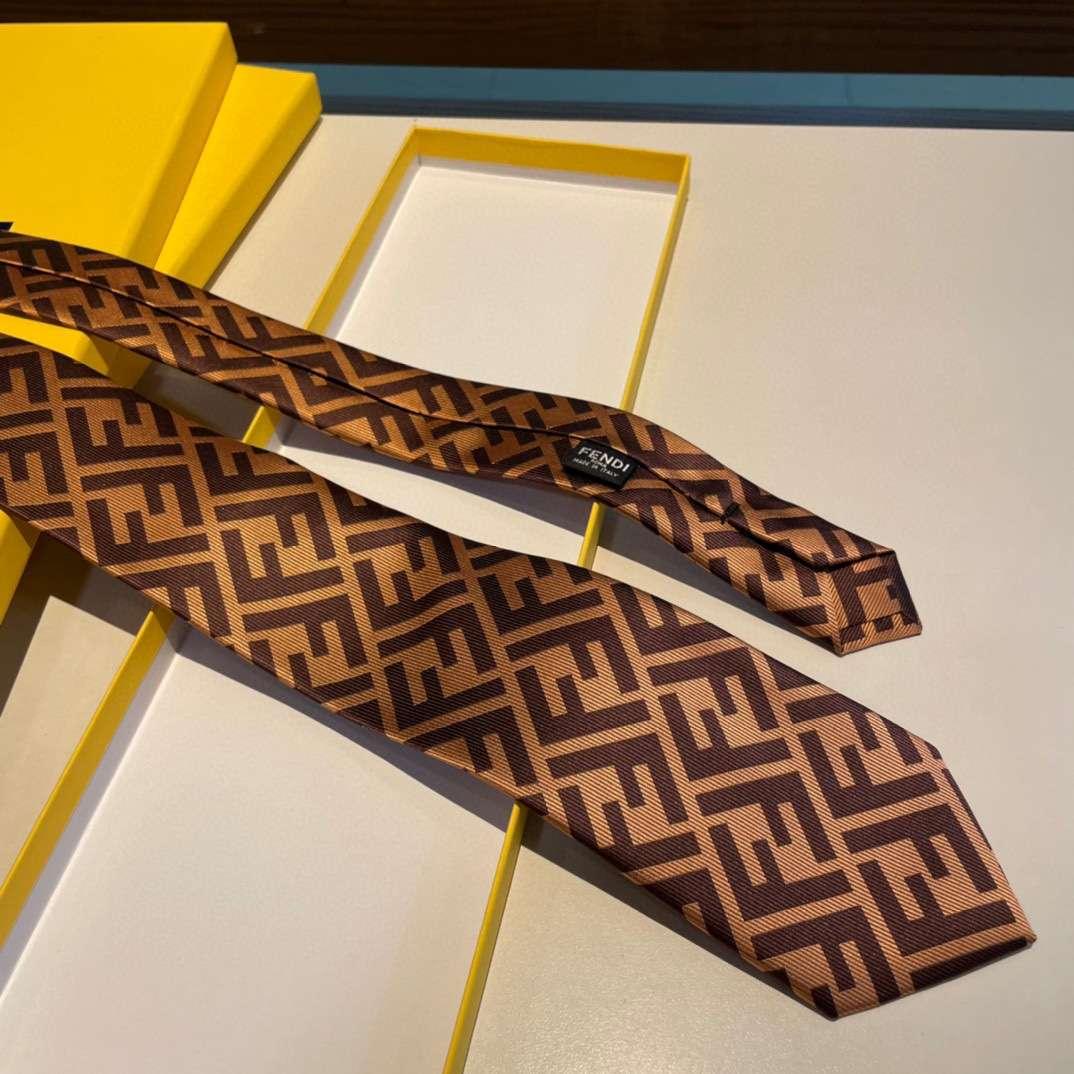 Fendi Tie Collier en soie brun pour les hommes