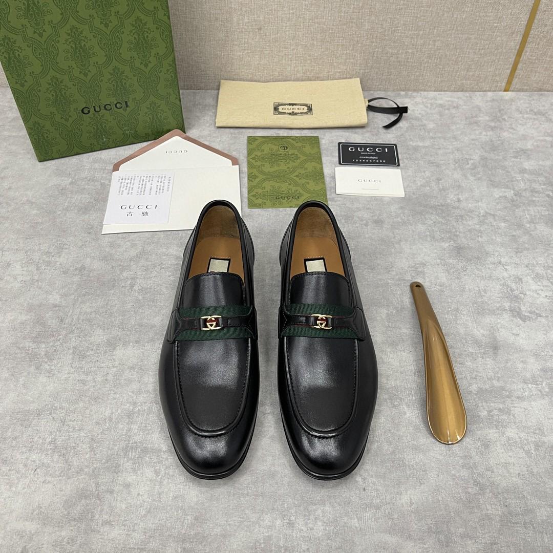 Gucci Loafer avec verrouillage G noir pour les hommes