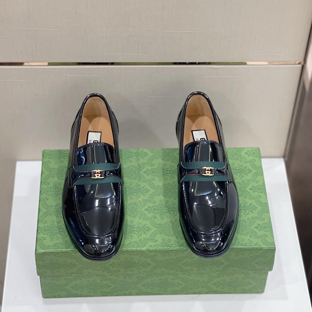 Gucci Loafer avec verrouillage G noir pour les hommes