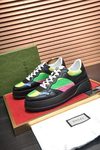Gucci sneaker homme avec bandes multicolores noir pour les hommes 669582