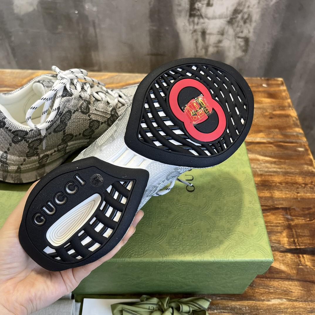 Gucci Run Sneaker Grey pour les hommes
