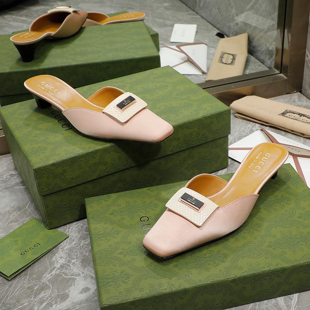 Sandales Gucci Slipper Rose pour femmes GG