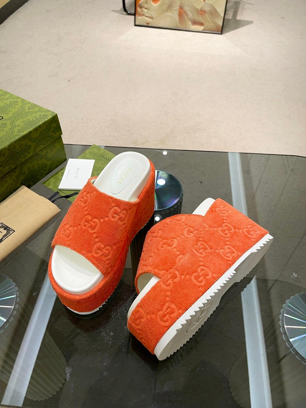 Gucci Femmes Plateforme GG Sandal Orange Pour Femmes GG