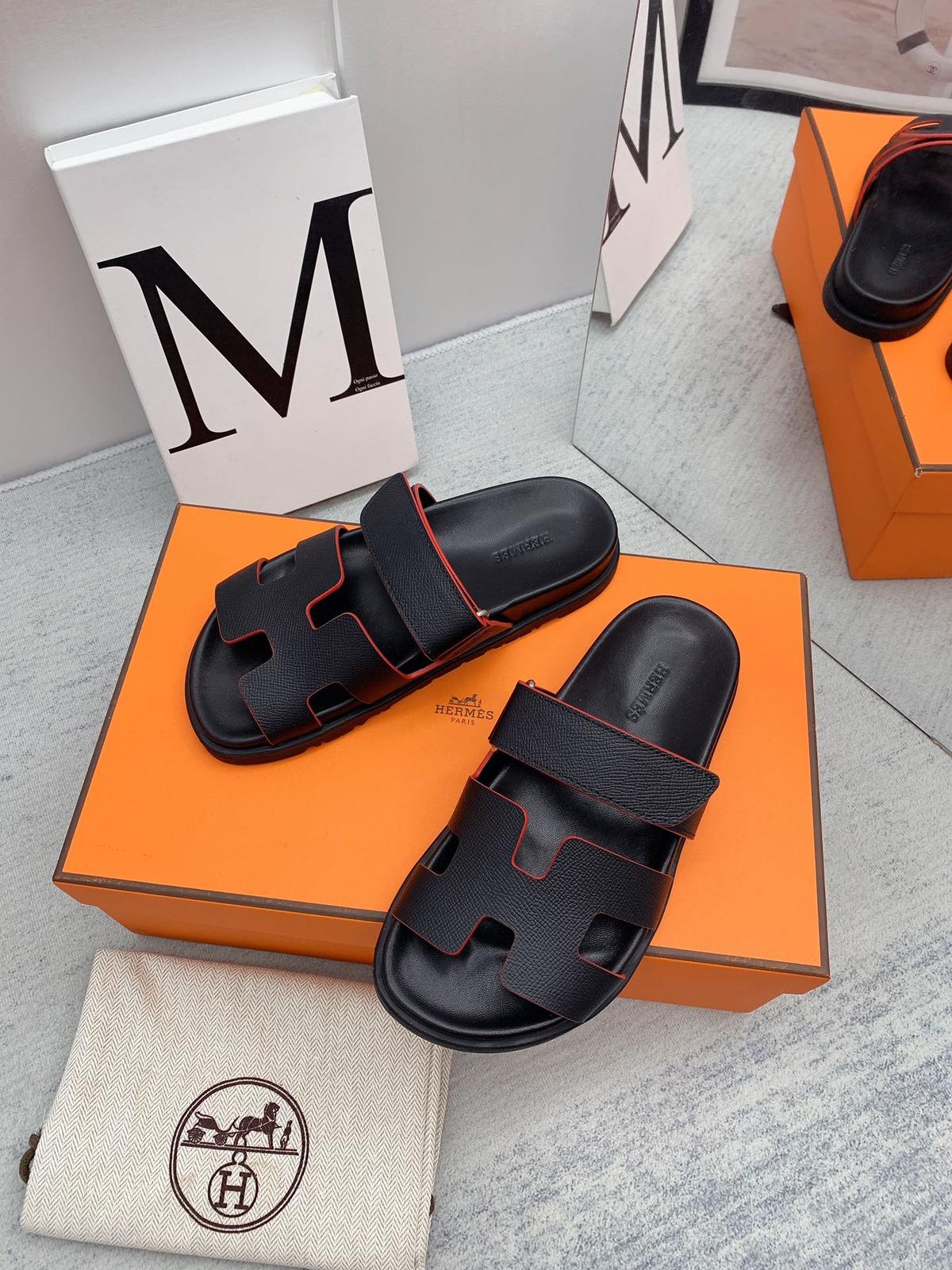 Hermes Chypre Sandal noir pour les hommes