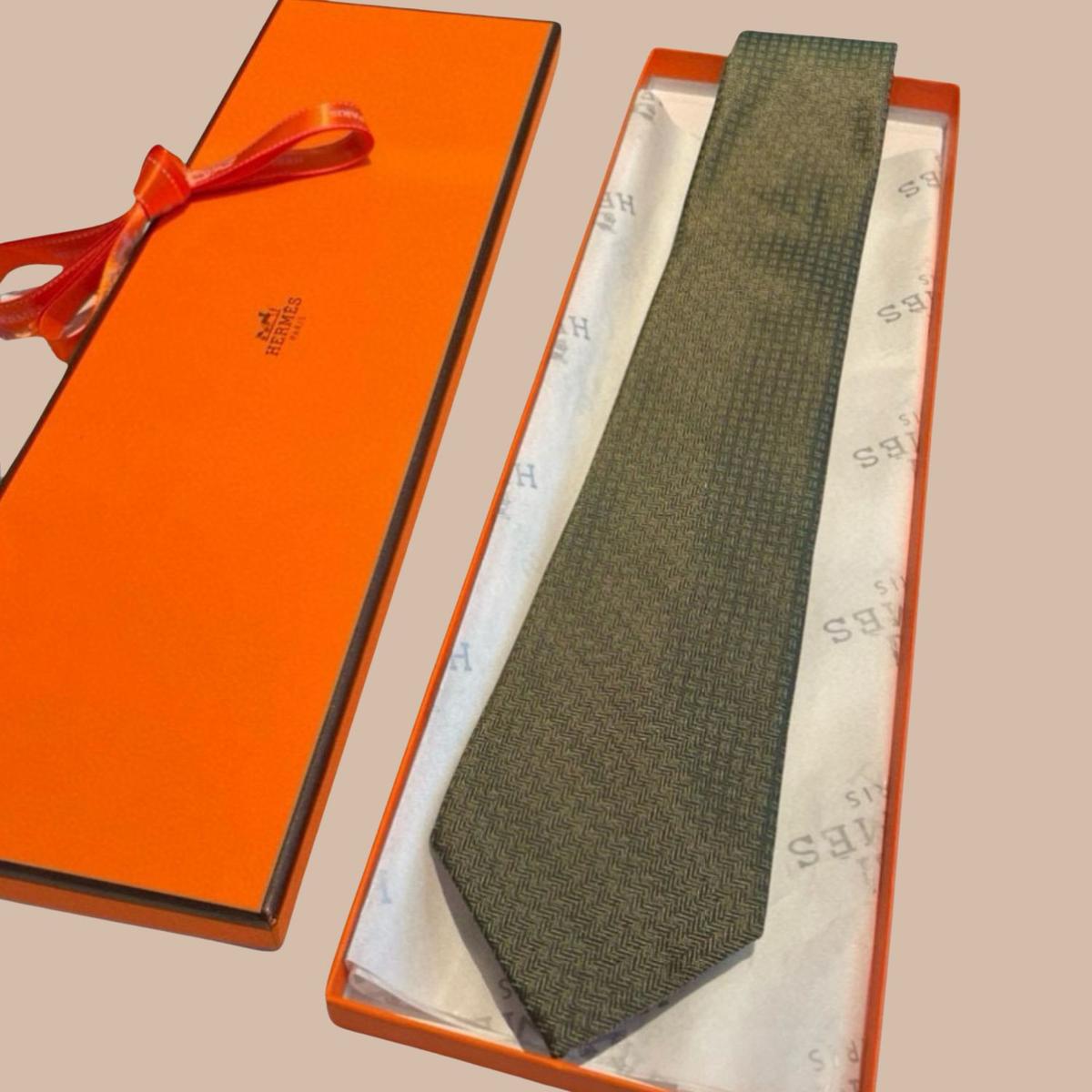 Cravate de soie verte pour les hommes