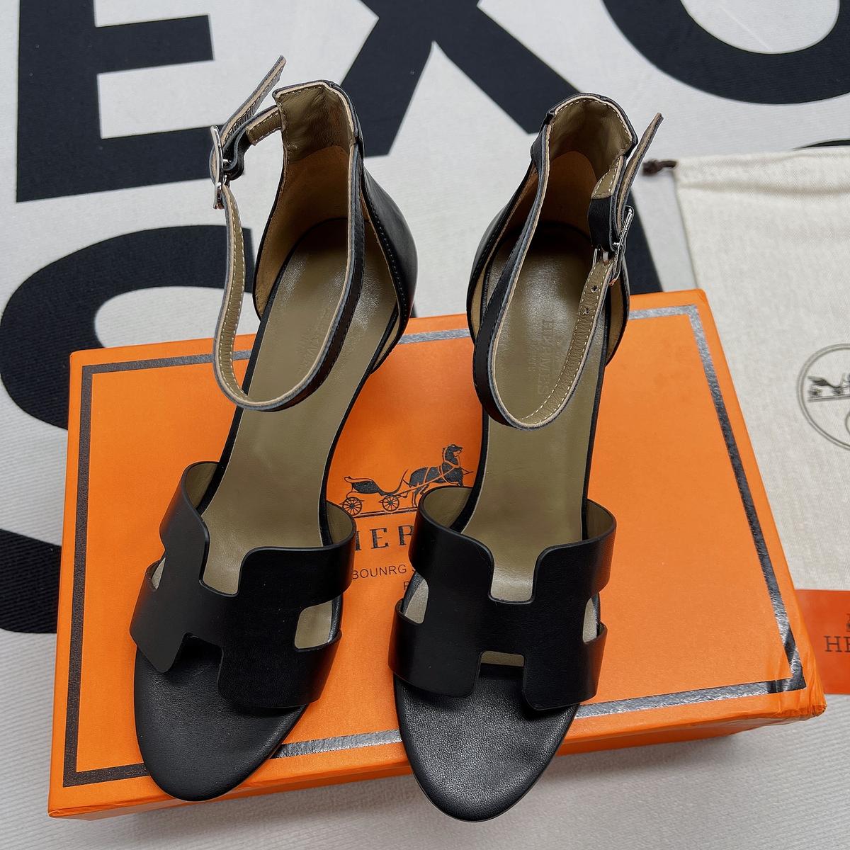 Hermes Légende Sandales Cuir de veau Printemps/Été Collection Noir