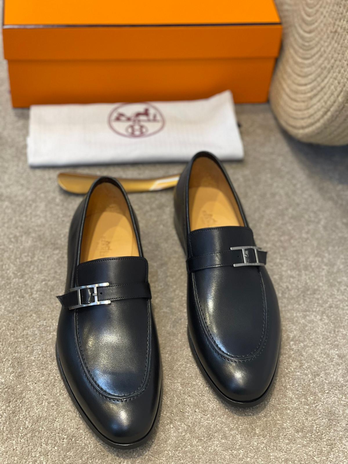 Hermes Monterey Loafer noir pour les hommes H171435ZH02395