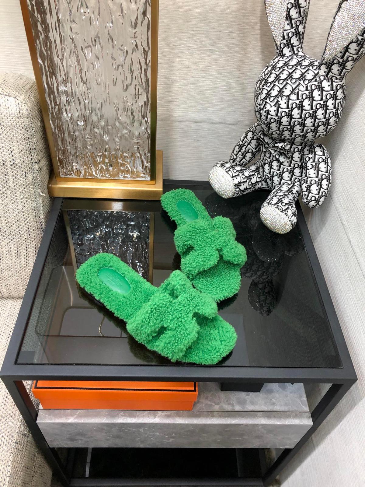 Hermes Oran Sandal Vert pour les femmes