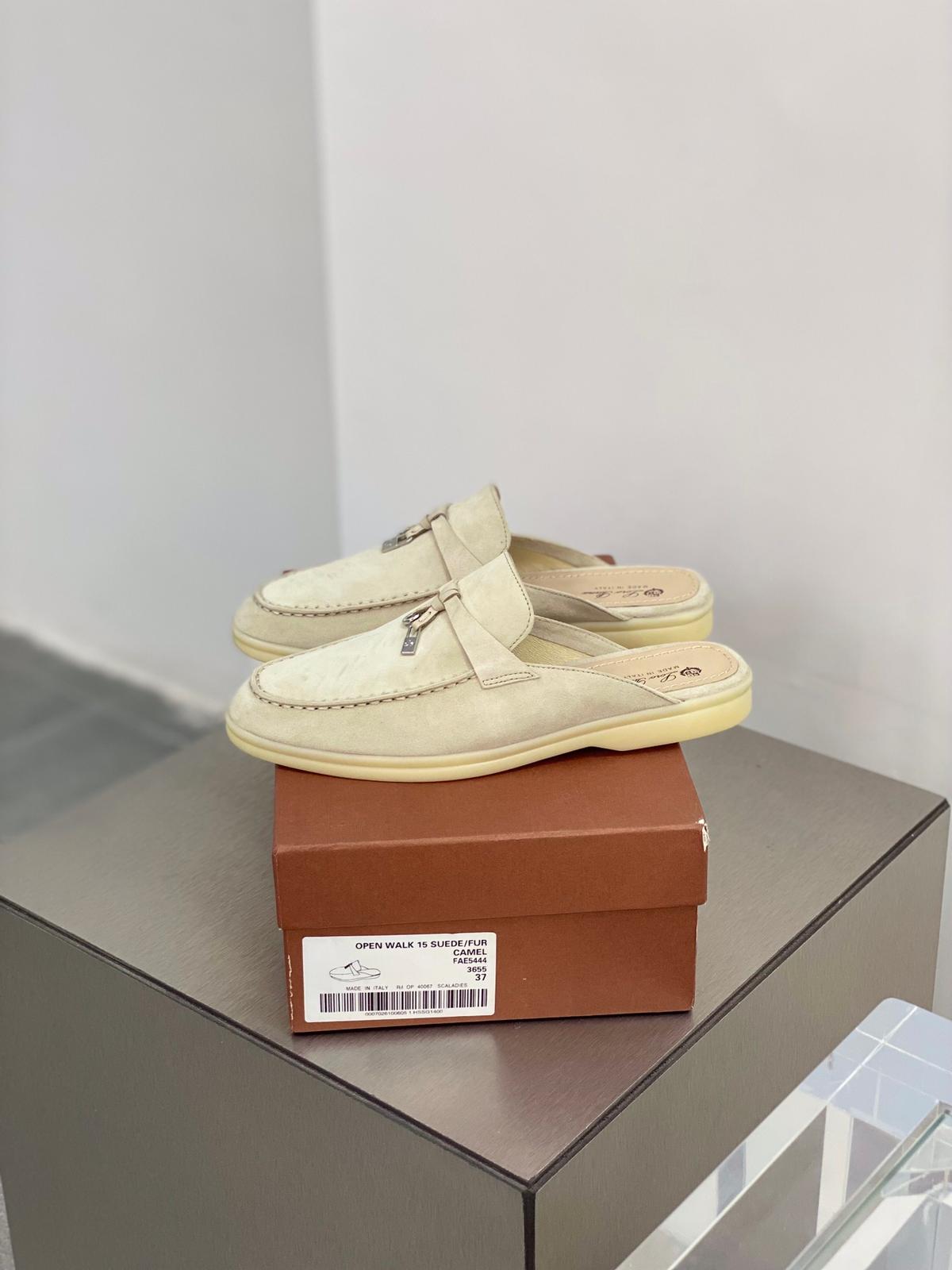 Loro Piana Babouche Charms Walk Loafers Lin pour femmes