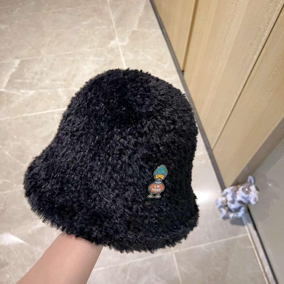 Louis Vuitton Duck Beanie LV Black For Women