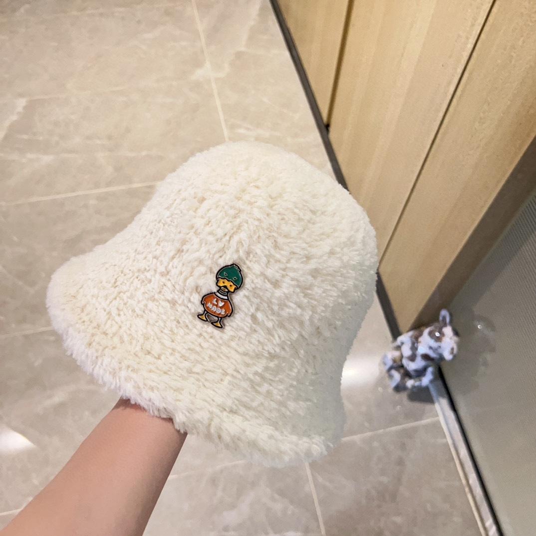 Louis Vuitton Duck Beanie LV White For Women