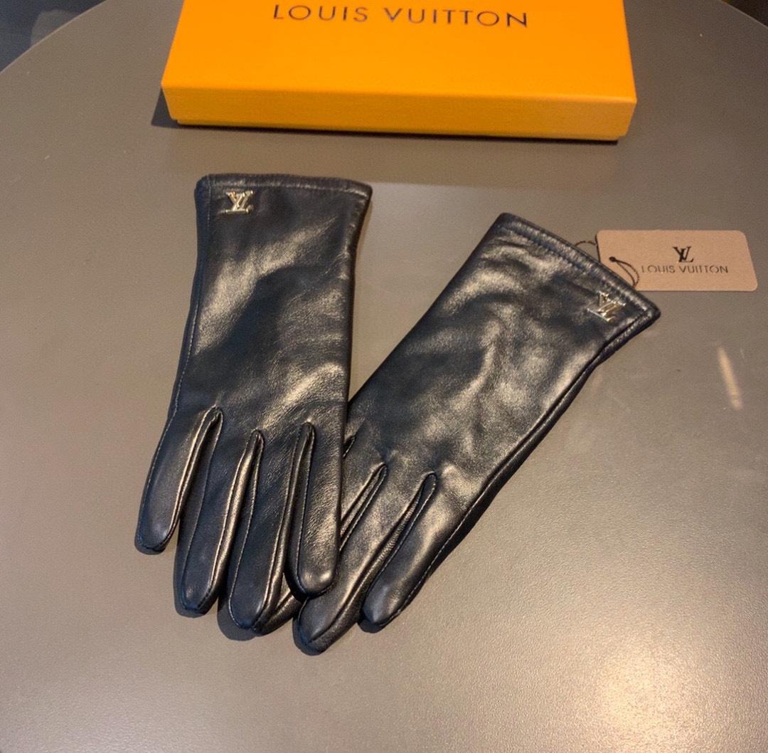 Louis Vuitton Gloves In Black