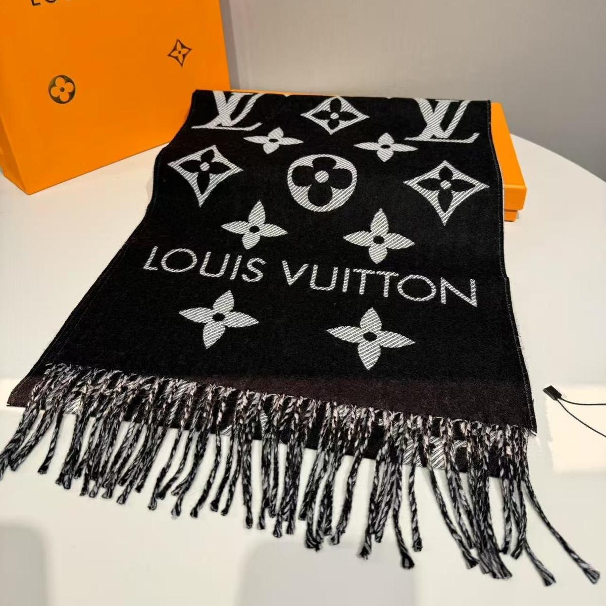 Louis Vuitton LV Essential Scarf Black For Women
