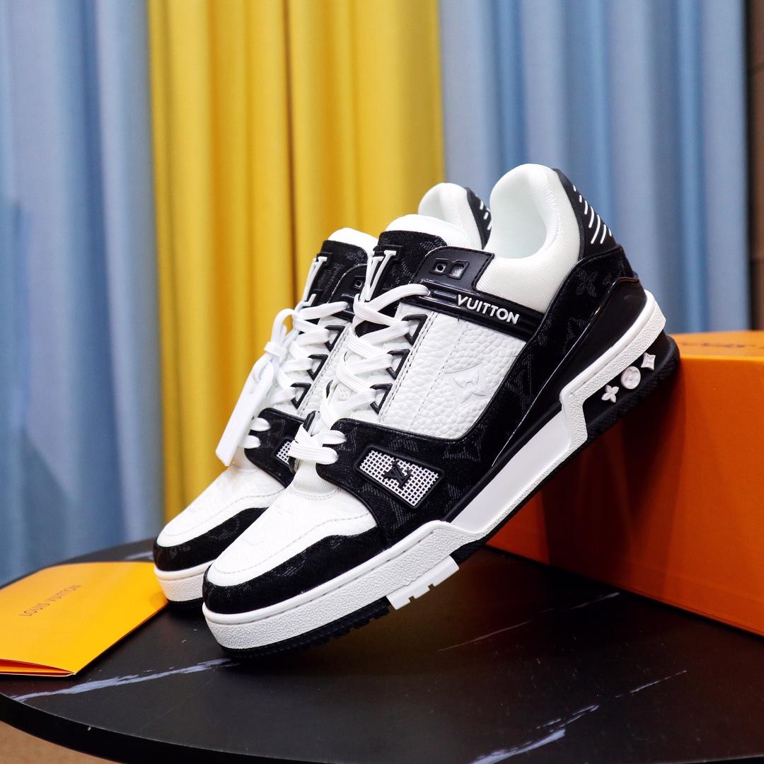 Louis Vuitton Trainer Sneaker Mix Of Materials Black/White For Men LV