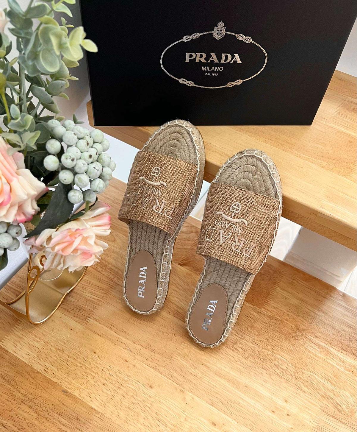 Tissu Prada Espadrilles Brown pour femmes