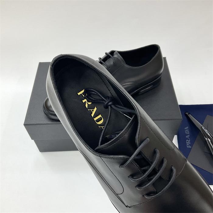 Prada cuir lacets noir pour hommes