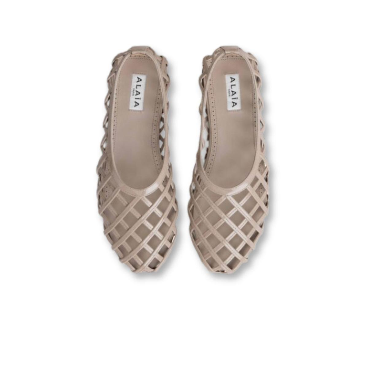 Alaia Case Ballet Flats dans Grege brevet pour les femmes