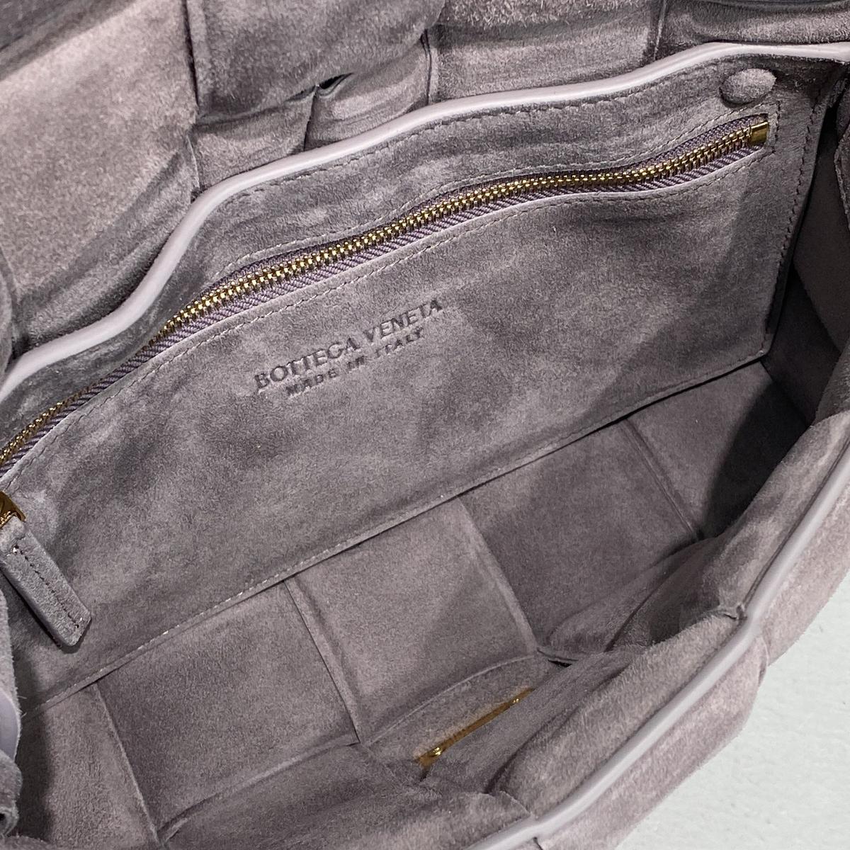 Bottega Veneta Cassette rembourrée Gris, Pour les femmes, Sacs Femmes 10.2in/26cm