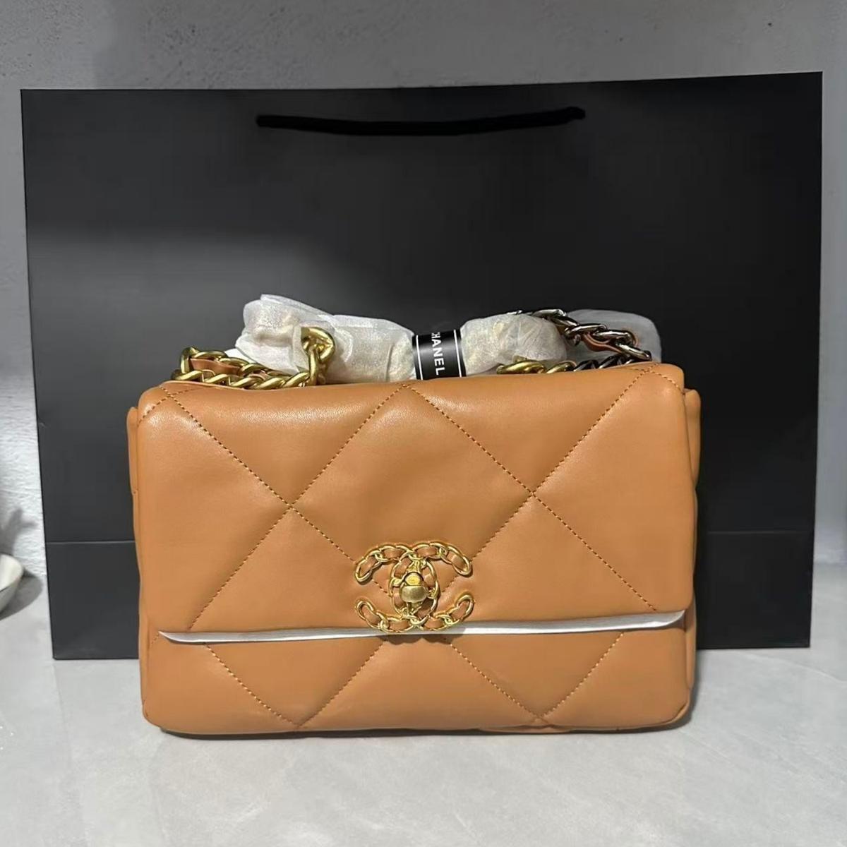 Chanel 19 Flap Bag Petit corps croisé 10.2in/ 26cm Brown Gold Hardware pour les femmes AS1160