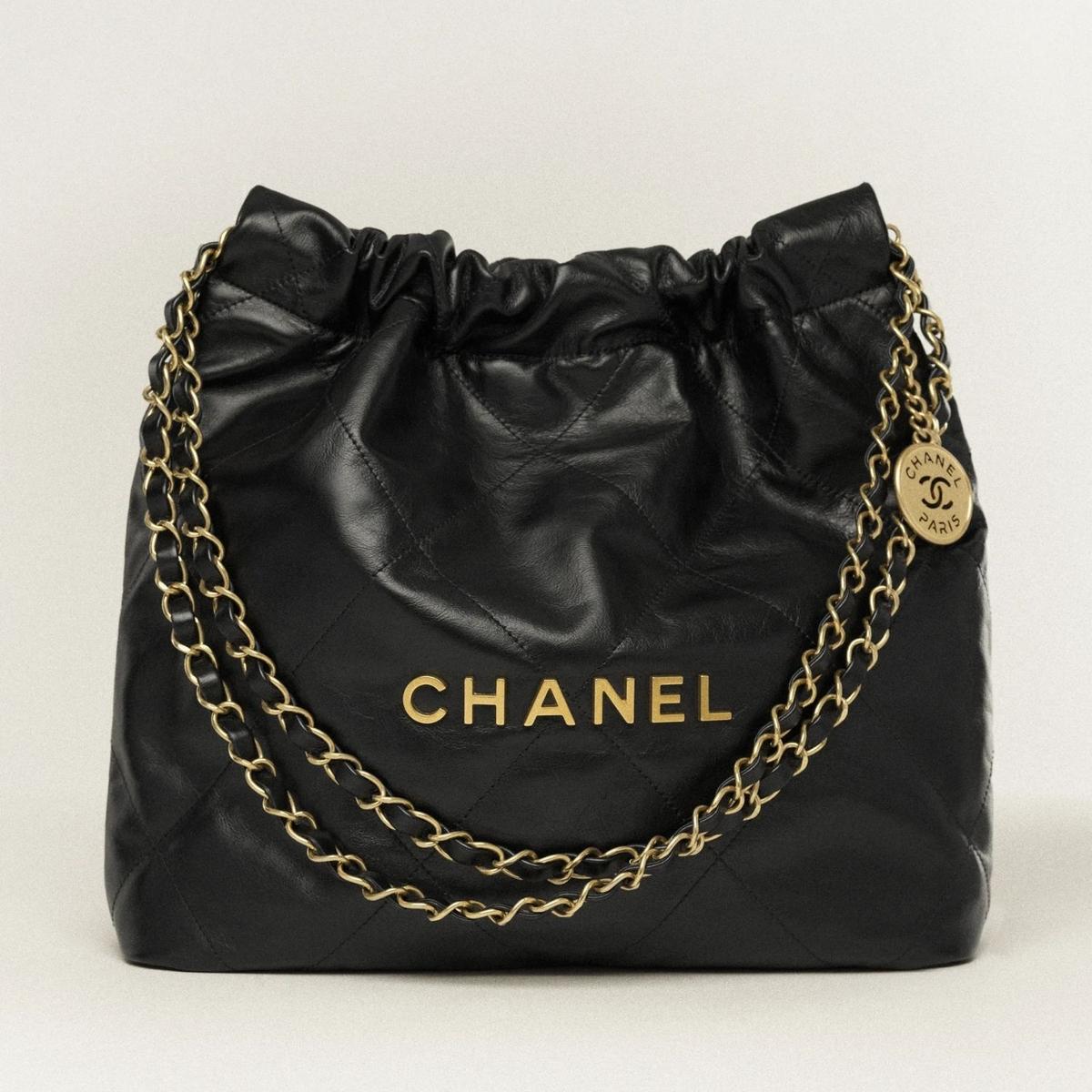 Chanel 22 Petit sac à épaule 14,4 po/ 37cm Hardware en or noir pour femmes AS3260 B08037 94305