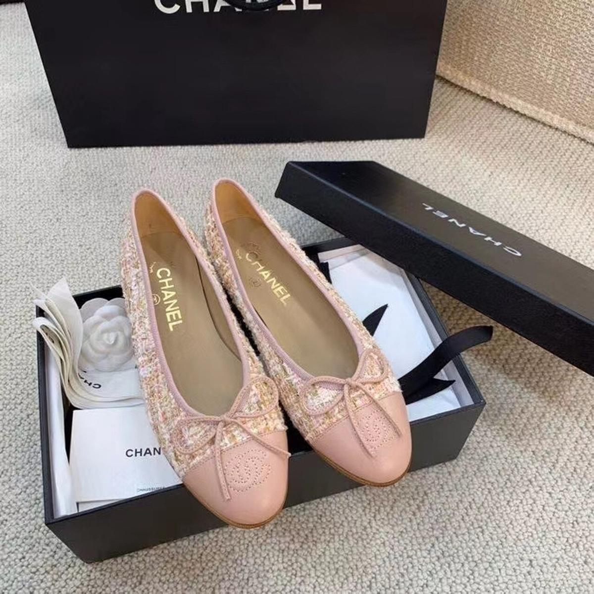 Chanel Ballerina Plats Tweed et Grosgrain Rose clair pour les femmes, Chaussures Femmes G02819
