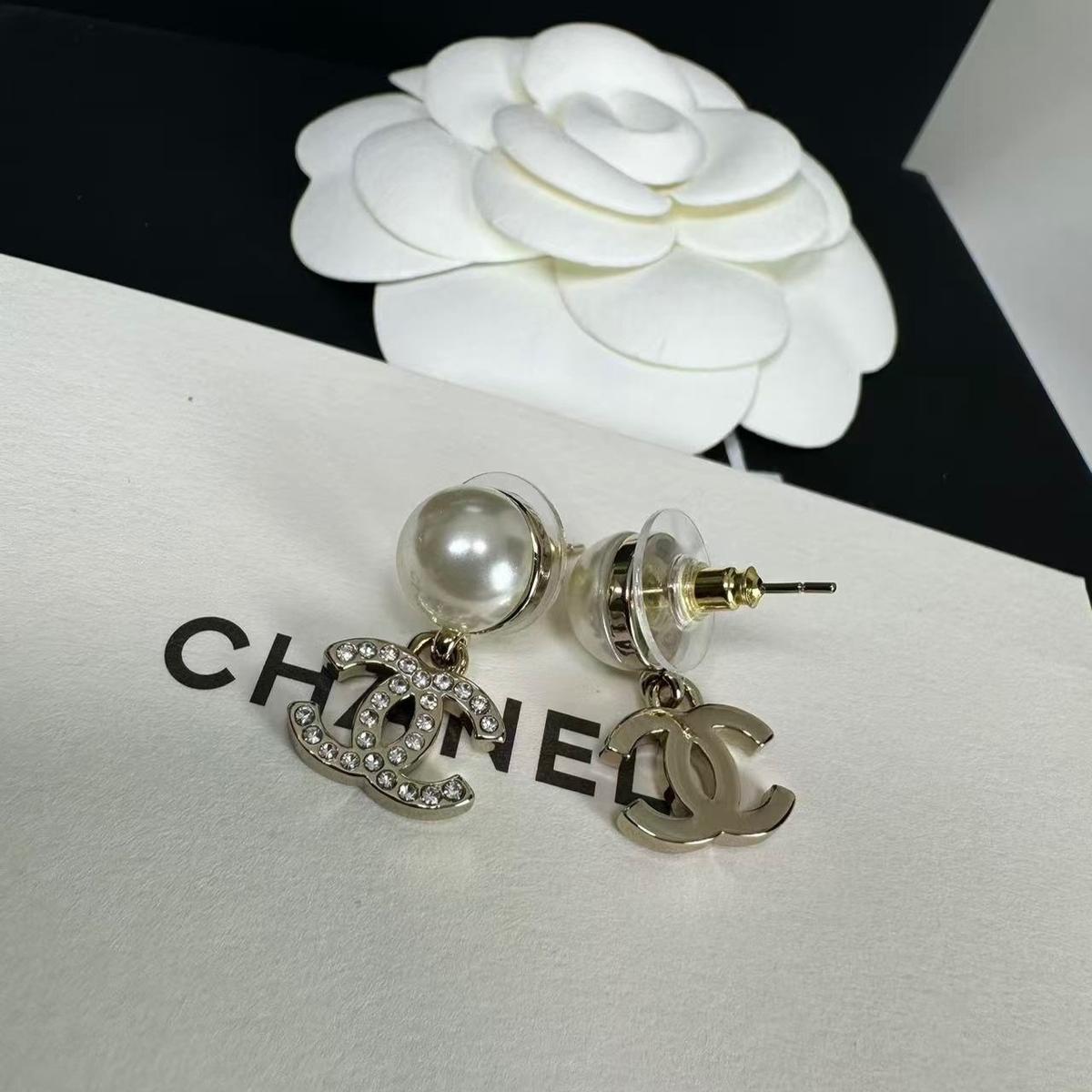 Chanel CC Earrings Light Gold Hardware For Women