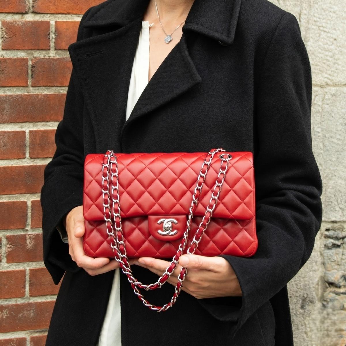 Chanel Classic Double Flap Sac Croix-corps moyen 9.9in/ 25,5cm Argent Rouge Matériel pour femmes A01112