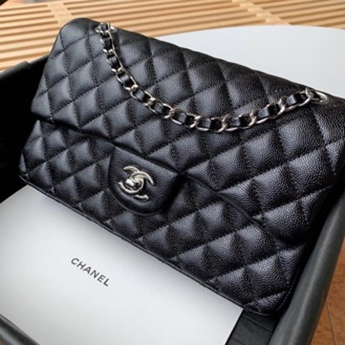 Chanel Classic Double Flap Sac Crossbody moyen 10po/ 25,5cm Black Silver Hardware pour femmes A01112