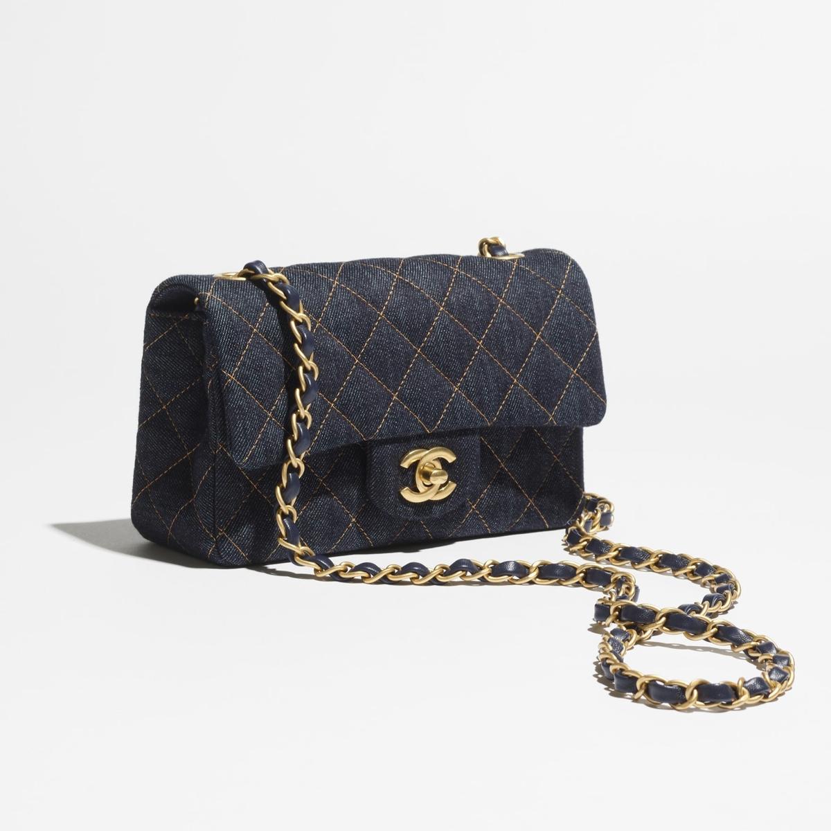 Chanel Classic Mini Crossbody Sac en or bleu foncé de 7,9 po/ 20 cm pour femmes A69900-B23660-U7663