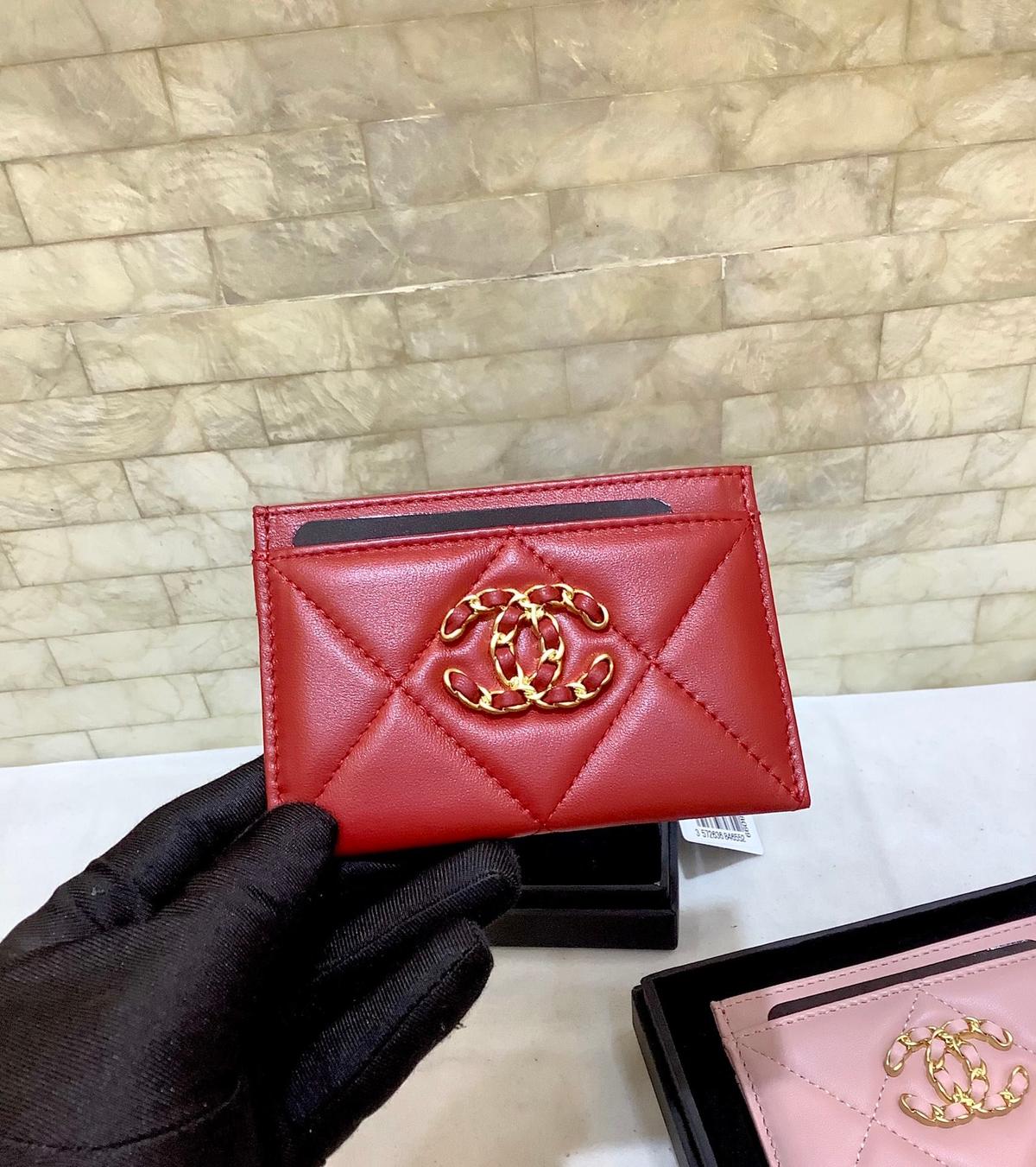 Porte-cartes Chanel CO-CO 19 Wallet 11cm/4.3in Or Toned Hardware for Women Red