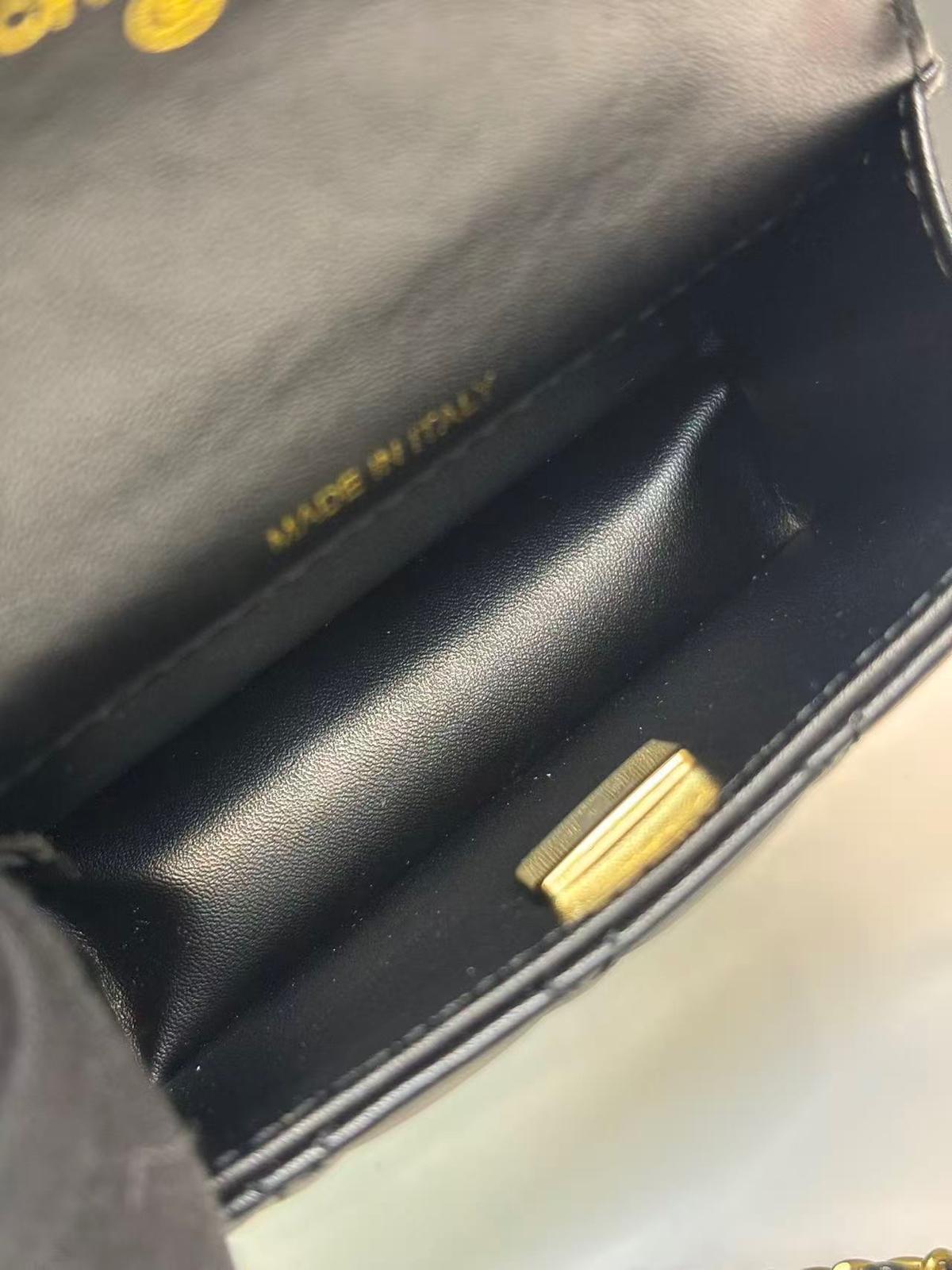 Chanel CO-CO embrayage avec chaîne 9.5cm/3.7 en métal doré pour les femmes noir