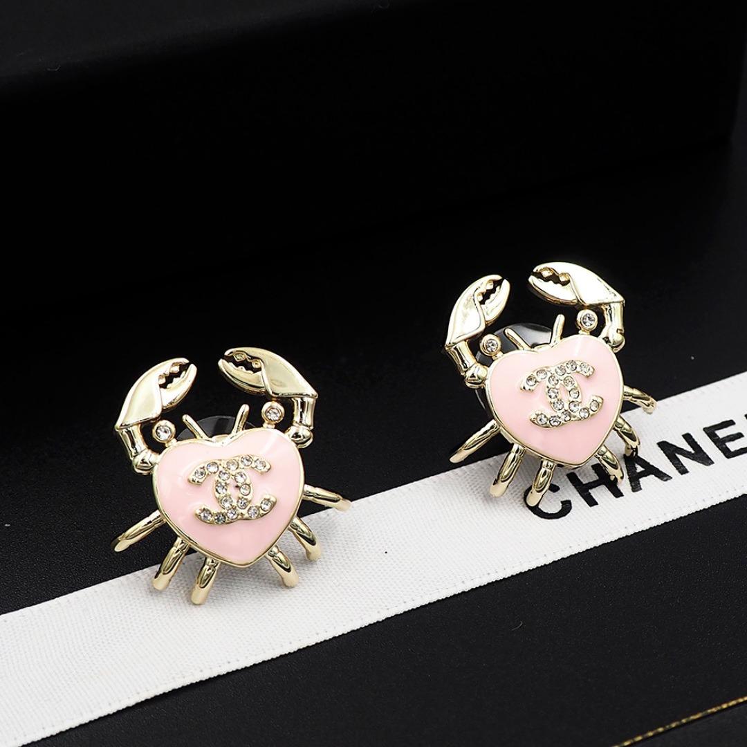 Boucle d'oreille rose du cœur de crabe Chanel