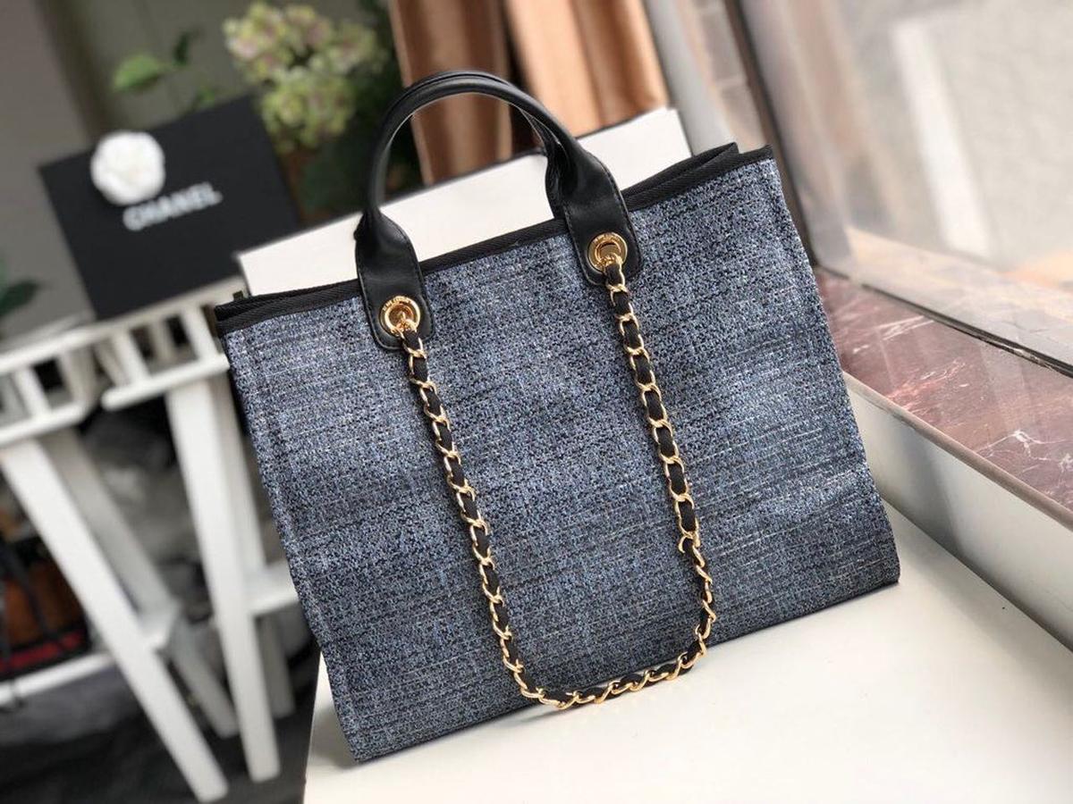 Chanel Deauville Tote Bag 15 po/ 38 cm Dust Blue Gold Hardware pour femmes A66941