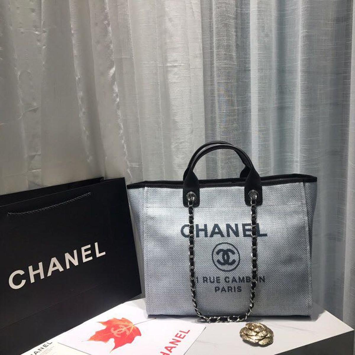 Chanel Deauville Tote Bag 15in/ 38cm Toile gris clair Argent Matériel pour femmes A66941