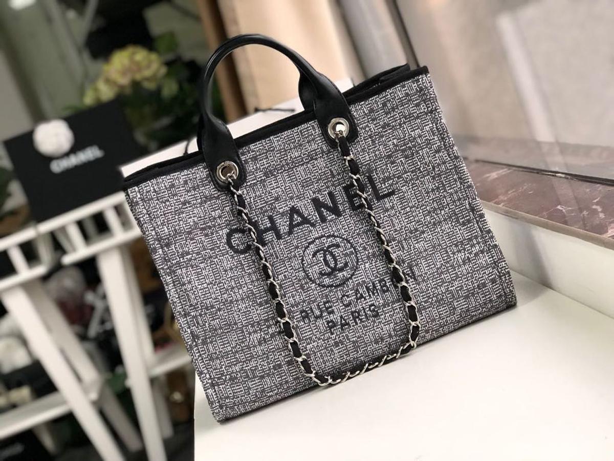 Chanel Deauville Tote Bag 15po/ 38cm Noir/Gris Toile Argent Matériel pour femmes