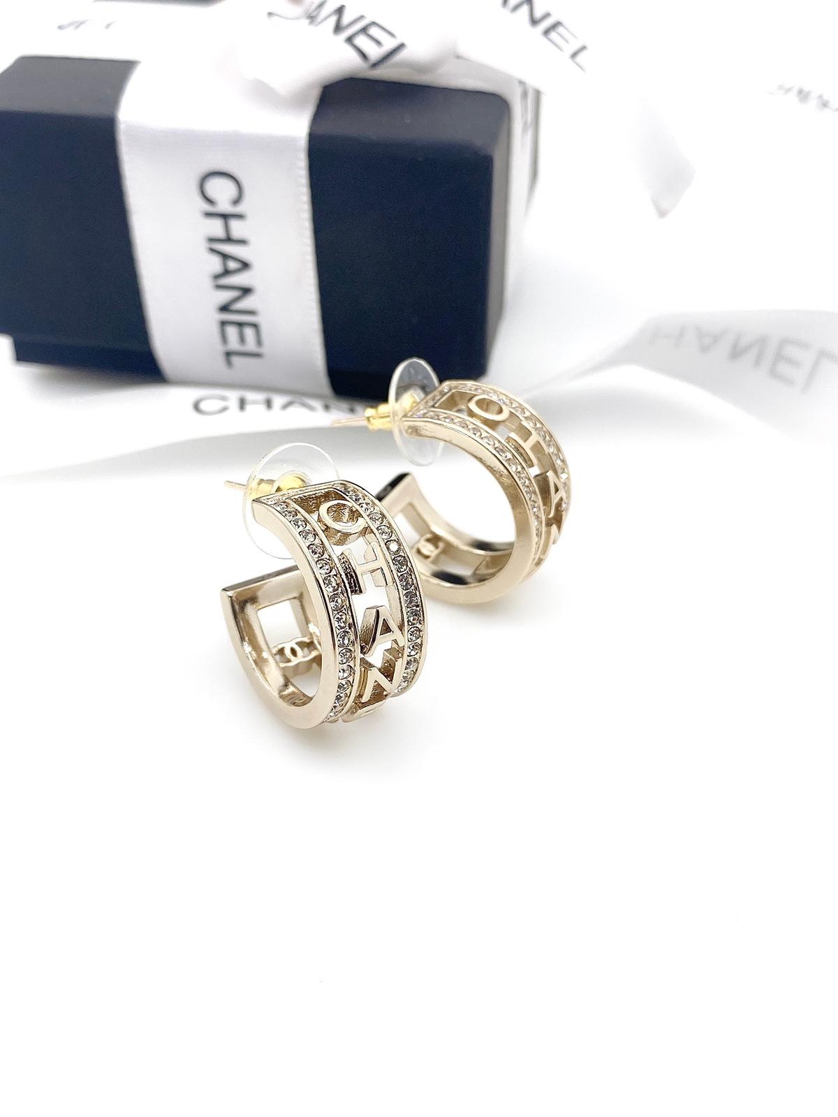 Chanel Engraving The Letter C-H-A-N-E-L Earrings Gold Tone For Women