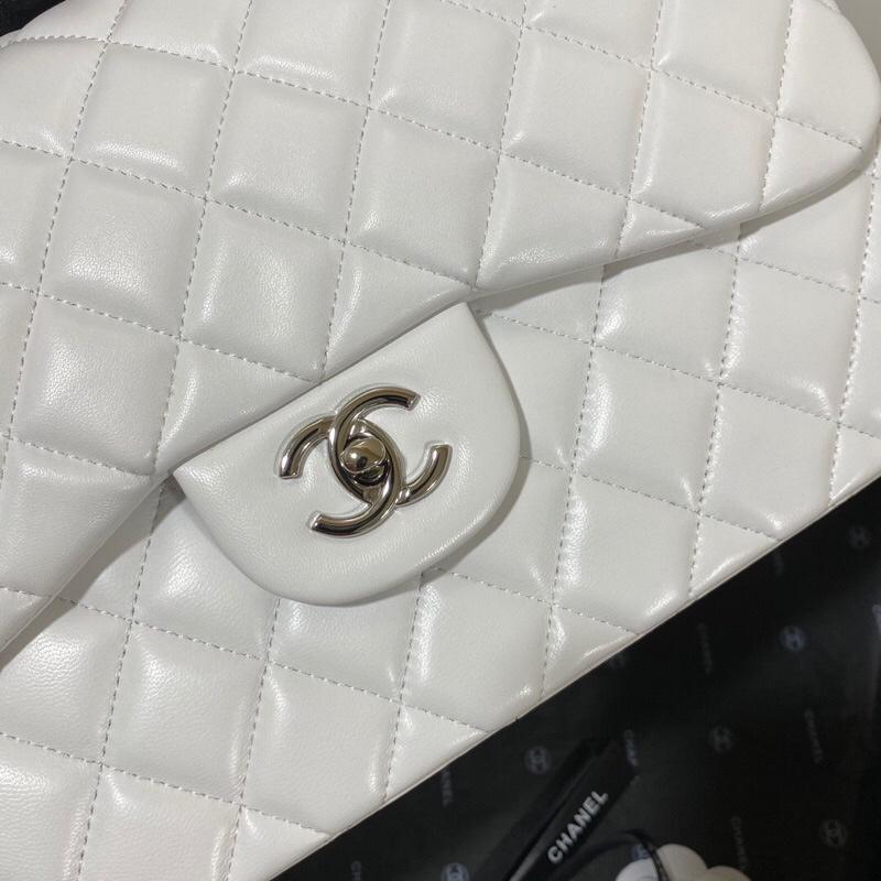 Chanel Classic Double Flap Bag Grand Crossbody 11,8po/ 30cm Matériel en argent blanc pour les femmes