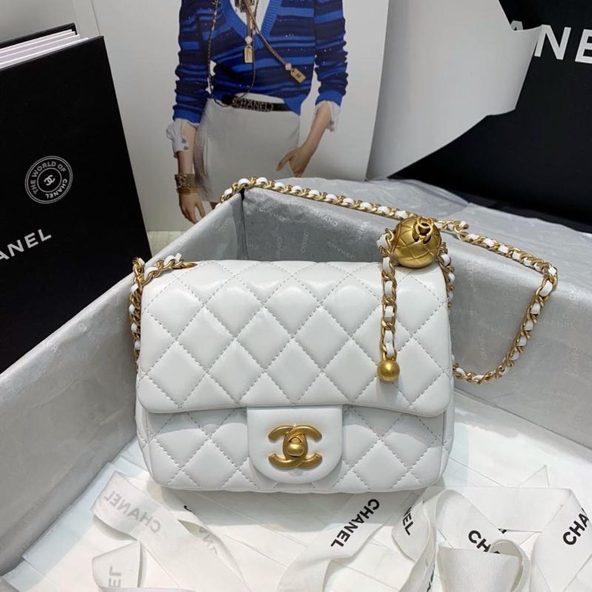 Sac en laine de Chanel avec balle CC sur sangle mini-corps 6.6po/ 17cm Matériel en or blanc pour femmes AS1786